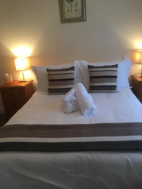 House On The Hill Bed And Breakfast - Tourism Adelaide 27