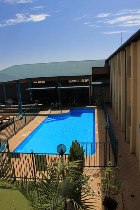 Ningaloo Coral Bay Backpackers - Tourism Adelaide 3