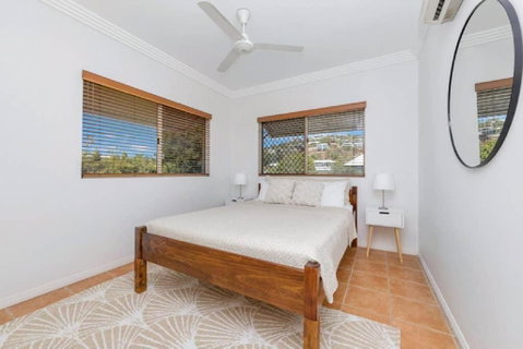 Ocean Breeze, Near Parks And Rowes Bay - Tourism Adelaide 3