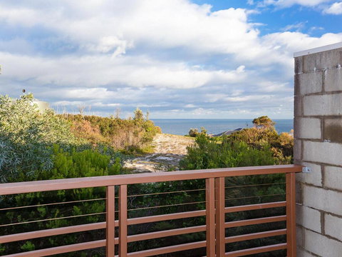 One Mile Ridge', 12a/26 One Mile Close - Stunning Views, Air Con, Infinity Pool - Tourism Adelaide 0
