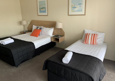 Outrigger Burleigh - Tourism Adelaide 2