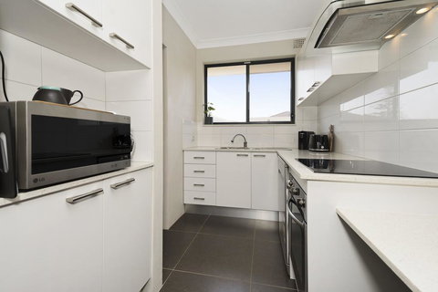 Pacific Court,Unit 10 - Tourism Adelaide 3