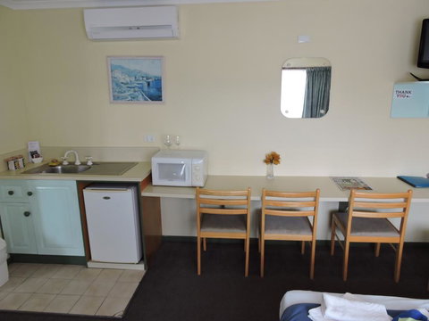 Pacific Motor Inn - Tourism Adelaide 3