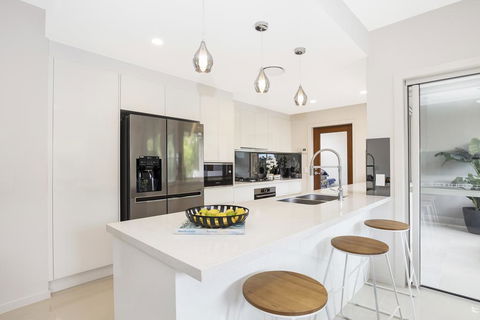 Park Avenue Terrace House Sleeps 9 - Tourism Adelaide 3