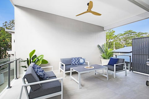 Park Avenue Terrace House Sleeps 9 - Tourism Adelaide 2