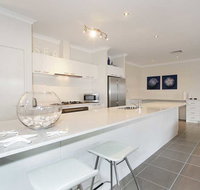 Penguin 4 Bedroom House by Shoalwater Executive Homes - Tourism Adelaide