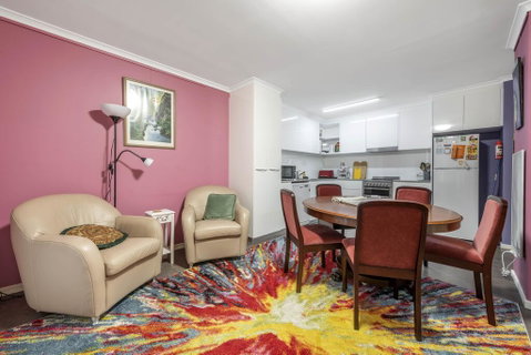 Pet Friendly Home - Pool & Parking - Tennis Court - Tourism Adelaide 2