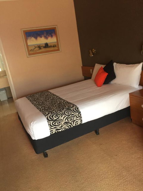 Philadelphia Motor Inn - Tourism Adelaide 0