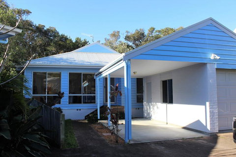 POINT BREAK - WEEKLY ONLY - Tourism Adelaide 0