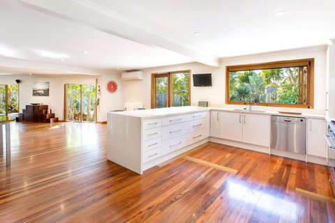 POINT LEO BEACH HOUSE - POINT LEO - Tourism Adelaide 2