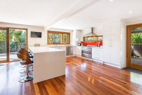 POINT LEO BEACH HOUSE - POINT LEO - Tourism Adelaide 1