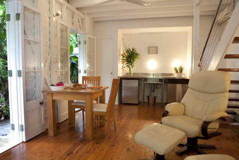 Port Douglas Cottage & Lodge - Tourism Adelaide 3