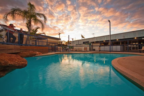 Potshot Hotel Resort - Tourism Adelaide 0