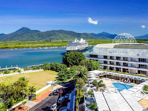 Pullman Reef Hotel Casino - Tourism Adelaide 1