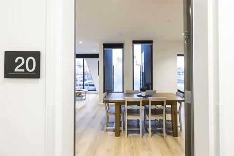 Q Squared Serviced Apartments - Tourism Adelaide 3