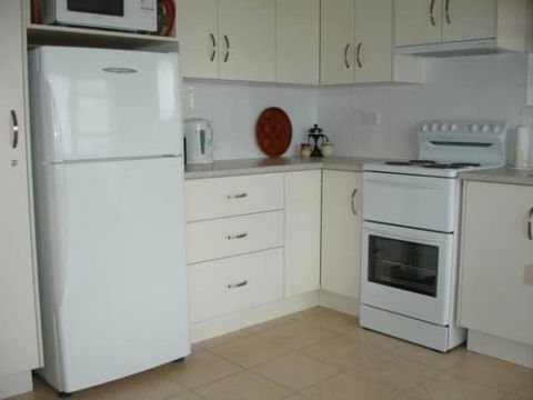 Quarterdeck, Unit 1/ 12 Magnus Street - Tourism Adelaide 3