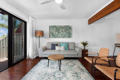 Quiet Waterfront Retreat In Family Neighbourhood - Tourism Adelaide 2