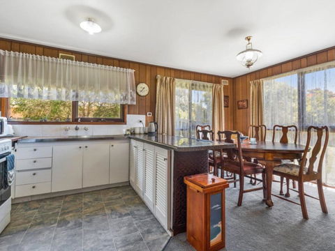 Raymond Cottage - Tourism Adelaide 3