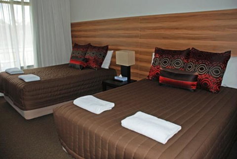 Red Cedars Motel - Tourism Adelaide 1