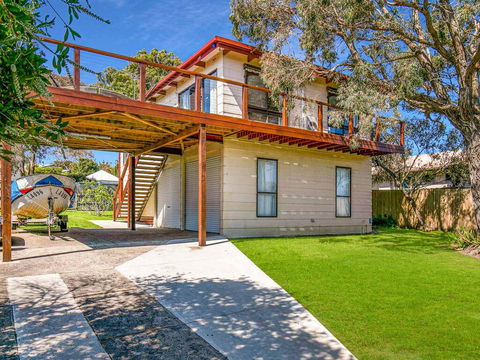 Red Rocks Family Escape - Tourism Adelaide 0