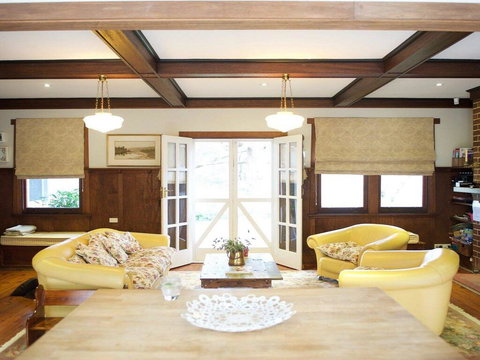 Robin Hill Manor - Rambling Retreat & Tennis Court - Tourism Adelaide 1
