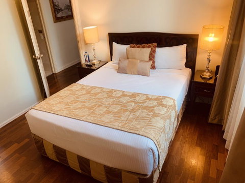 Royal Albert Hotel - Tourism Adelaide 2