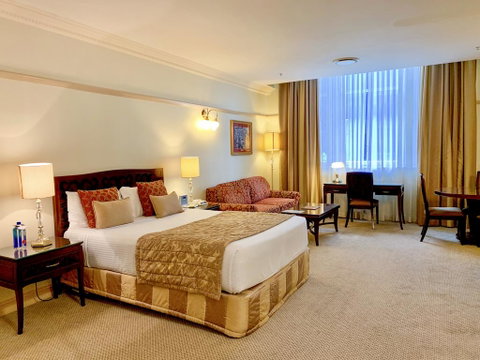 Royal Albert Hotel - Tourism Adelaide 1