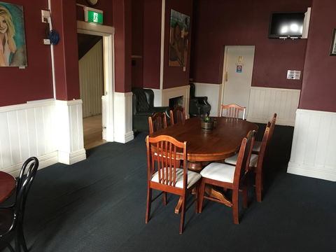 Royal Exchange Hotel - Tourism Adelaide 3