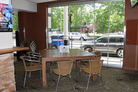 Royal Hotel Orange - Tourism Adelaide 3