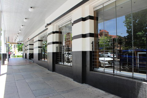 Royal Hotel Orange - Tourism Adelaide 1