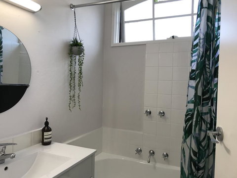 Santa Monica Apartment - Tourism Adelaide 1