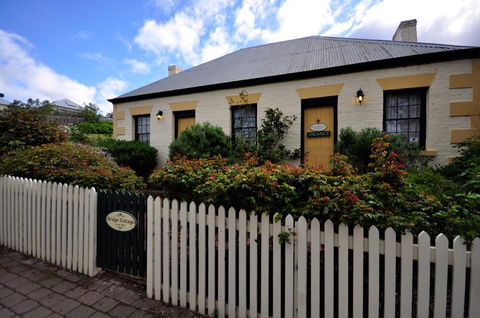 Sargeants & Armoury Cottages 1823 - Tourism Adelaide 1