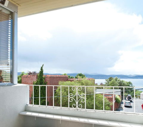 Scarlett's By Salamanca - Tourism Adelaide 0