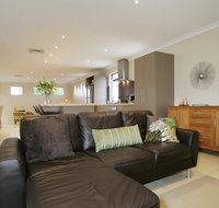 Seal 4 Bedroom House by Shoalwater Executive Homes - Tourism Adelaide