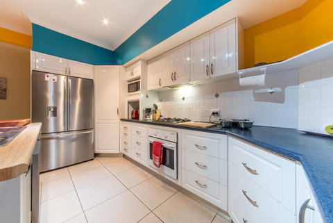 Seaside Hideaway- Hideaway Bay - Tourism Adelaide 2