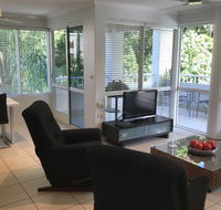 Secluded tropical apartment - Tourism Adelaide