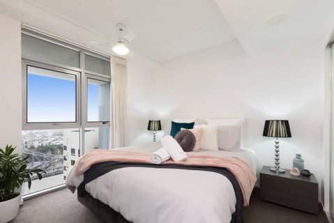 SK1 - Spotless 2BR SkyHome Long Stays Welcome - Tourism Adelaide 2