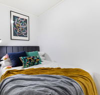 Sleek modern apartment close to everything - Tourism Adelaide