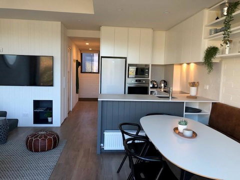 Snow Ski Apartments 33 - Tourism Adelaide 2