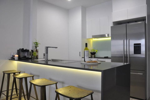 Spacious 2 Bed 2 Bath Unit - LUMA APARTMENTS - Tourism Adelaide 2