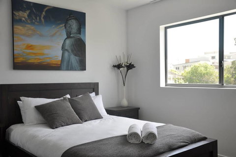 Spacious 2 Bed 2 Bath Unit - LUMA APARTMENTS - Tourism Adelaide 0