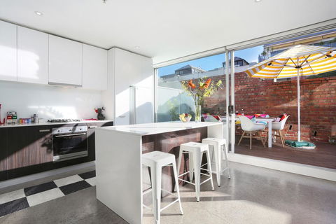 StayCentral On Oxford Penthouse - Tourism Adelaide 2