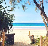 Steps from Mudjimba Beach 3 BR Apt Sunshine Coast with WIFIPoolParking - Tourism Adelaide