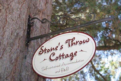Stone's Throw Cottage Bed And Breakfast - Tourism Adelaide 1