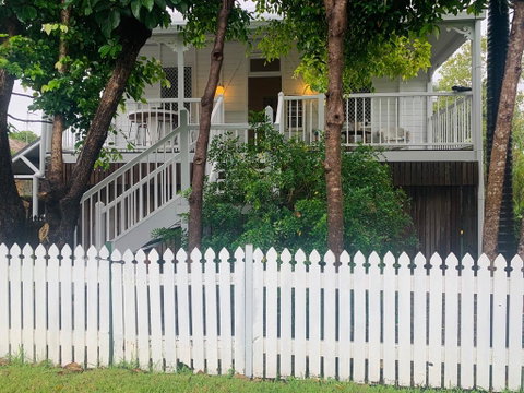 Stranded In Oz Stay In Relaxing Environment, FREE WIFI, NETFLIX, POOL, AIR CON - Tourism Adelaide 0