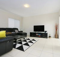 Stunning Home Near Scarborough Beach Sleeps 11 - Tourism Adelaide