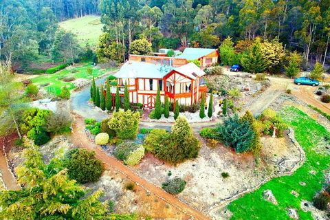STUNNING HOME WITH AMAZING VIEWS - Just 20 Mins To The City And Only 10 To MONA! - Tourism Adelaide 2
