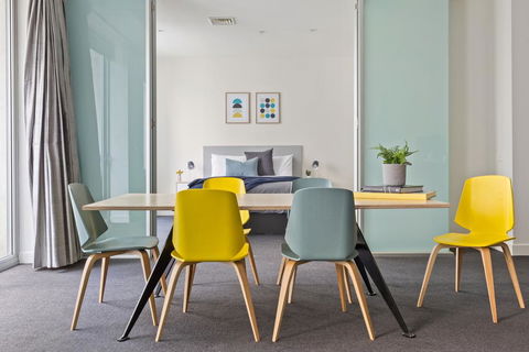 Stunning, Central Huge CBD Pad, Free WiFi, Netflix - Tourism Adelaide 0