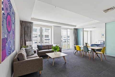 Stunning, Central Huge CBD Pad, Free WiFi, Netflix - Tourism Adelaide 1