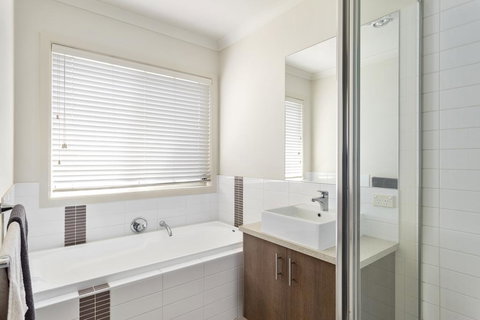 Summer Breeze - Tourism Adelaide 2